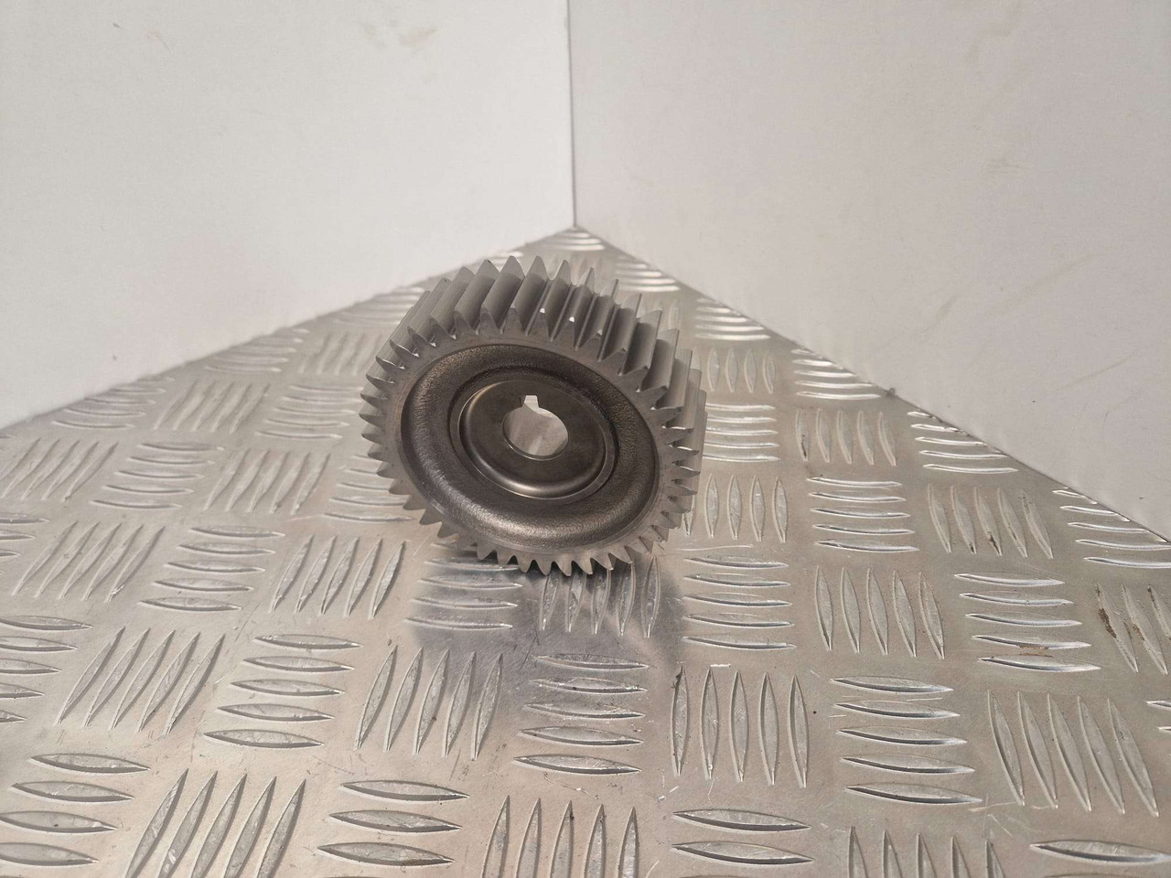 JCB PTO GEAR 320/08031 41T Pump drive - מנוע וחלקים עבור מכונת בנייה: תמונה 2 JCB PTO GEAR 320/08031 41T Pump drive - מנוע וחלקים עבור מכונת בנייה: תמונה 2