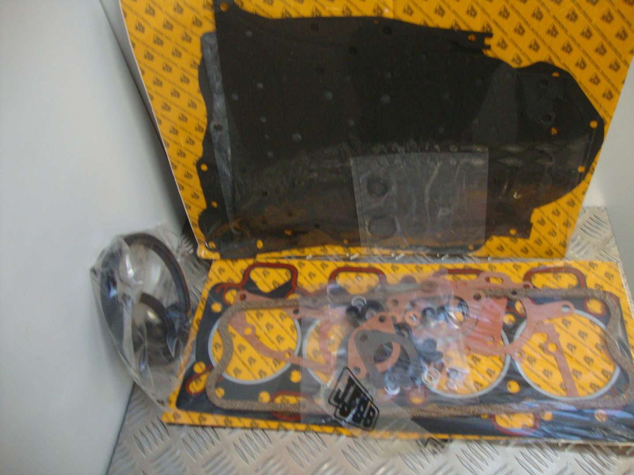 Perkins 4.236 rebuild kit LD Build - מנוע וחלקים עבור מכונת בנייה: תמונה 1 Perkins 4.236 rebuild kit LD Build - מנוע וחלקים עבור מכונת בנייה: תמונה 1