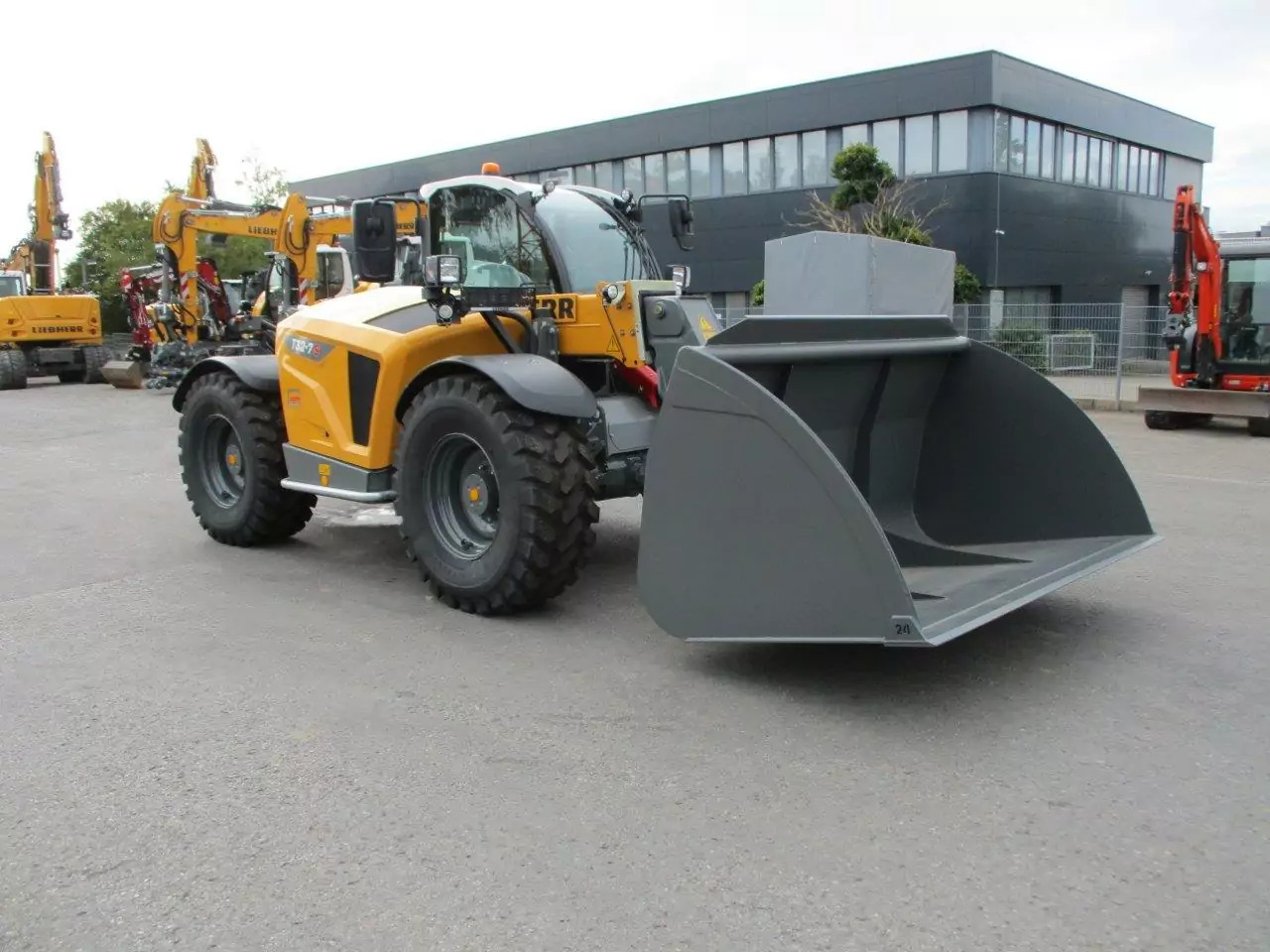2024 Liebherr T 32-7s - מפעיל טלסקופי: תמונה 2 2024 Liebherr T 32-7s - מפעיל טלסקופי: תמונה 2
