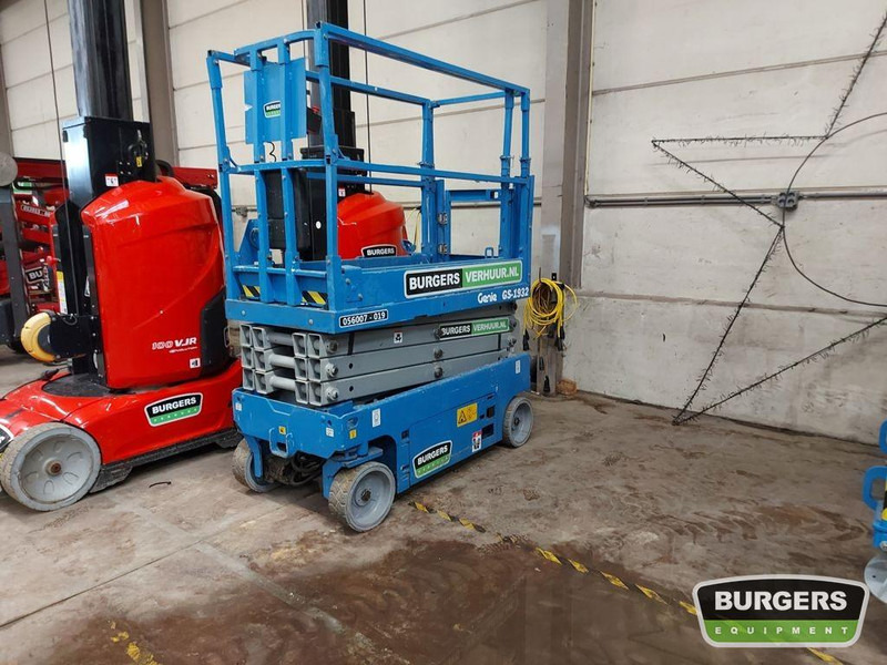 Genie GS1932 - מעלית מספריים: תמונה 1 Genie GS1932 - מעלית מספריים: תמונה 1