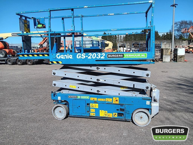 Genie GS2032 - מעלית מספריים: תמונה 2 Genie GS2032 - מעלית מספריים: תמונה 2