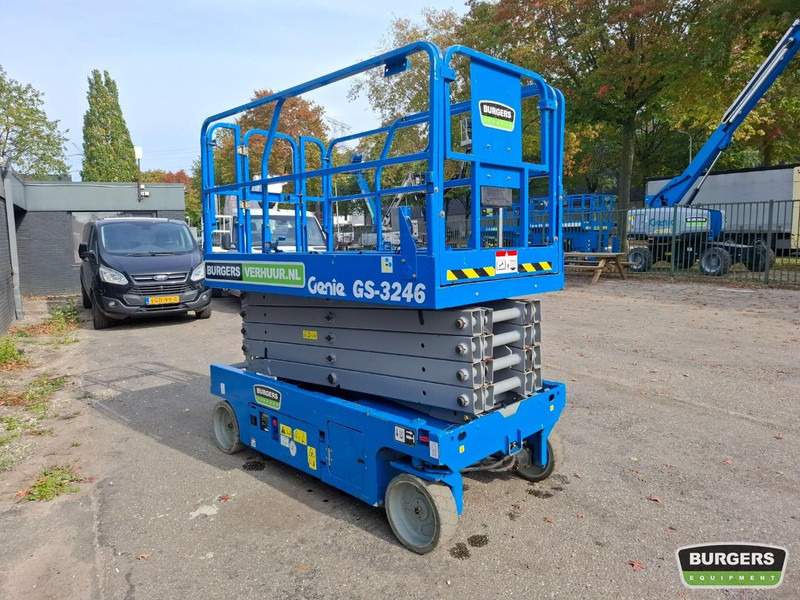 Genie GS3246 Nieuwe accus + lader - מעלית מספריים: תמונה 2 Genie GS3246 Nieuwe accus + lader - מעלית מספריים: תמונה 2