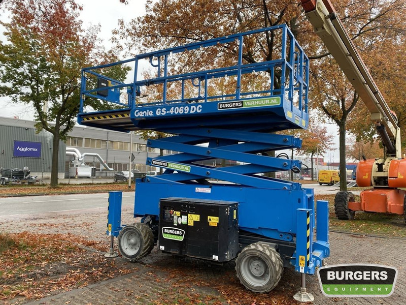 Genie GS4069 DC - מעלית מספריים: תמונה 3 Genie GS4069 DC - מעלית מספריים: תמונה 3