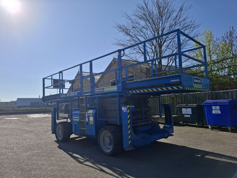 Genie GS4390 RT - מעלית מספריים: תמונה 4 Genie GS4390 RT - מעלית מספריים: תמונה 4