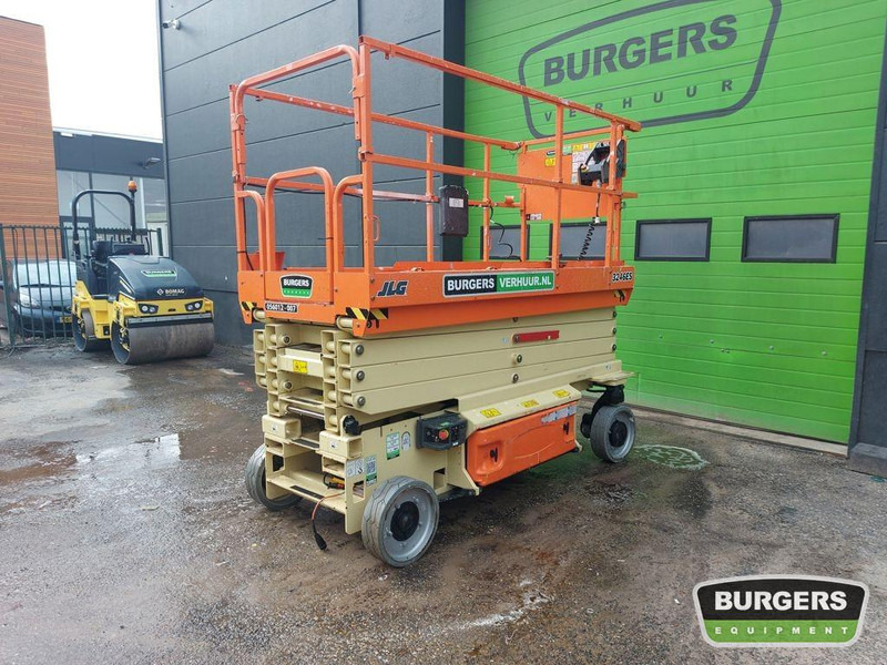 JLG 3246ES - מעלית מספריים: תמונה 1 JLG 3246ES - מעלית מספריים: תמונה 1