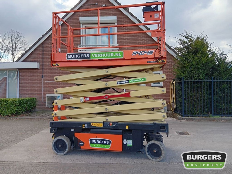JLG R4045 - מעלית מספריים: תמונה 1 JLG R4045 - מעלית מספריים: תמונה 1