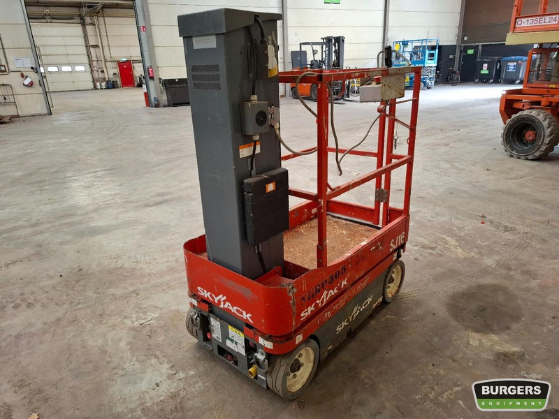 Skyjack SJ16 - מעלית תורן אנכית: תמונה 3 Skyjack SJ16 - מעלית תורן אנכית: תמונה 3