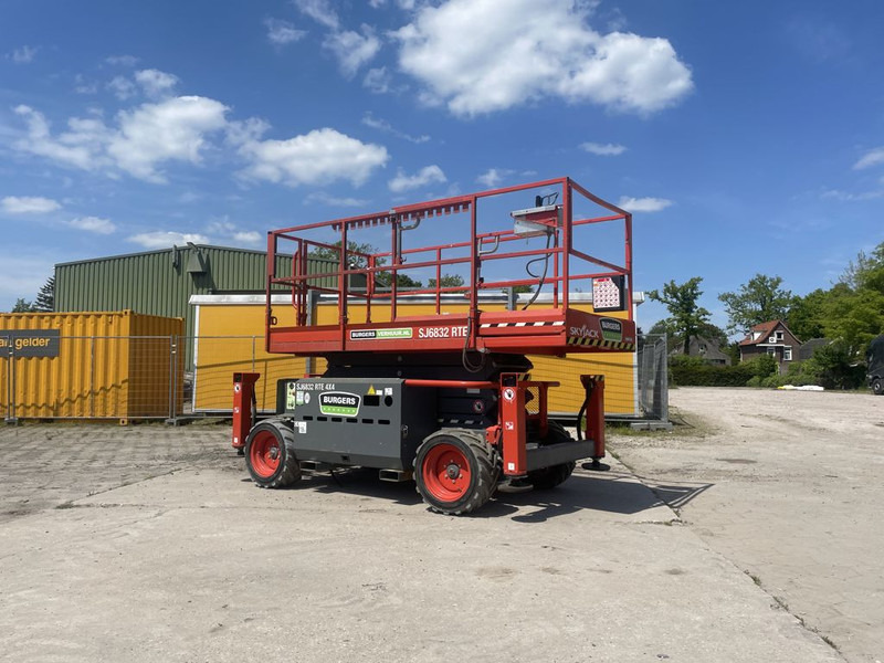 Skyjack SJ6832 RTE - מעלית מספריים: תמונה 2 Skyjack SJ6832 RTE - מעלית מספריים: תמונה 2