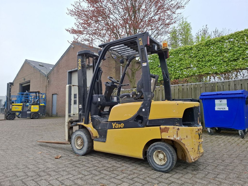 Yale GDP25 LX - מלגזת סולר: תמונה 4 Yale GDP25 LX - מלגזת סולר: תמונה 4
