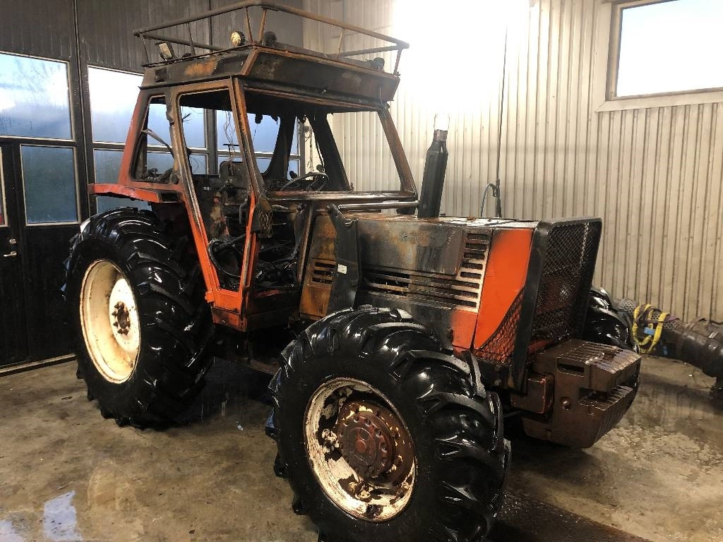 Fiat 90-90 Dismantled: only spare parts - טרקטור חקלאי: תמונה 1 Fiat 90-90 Dismantled: only spare parts - טרקטור חקלאי: תמונה 1