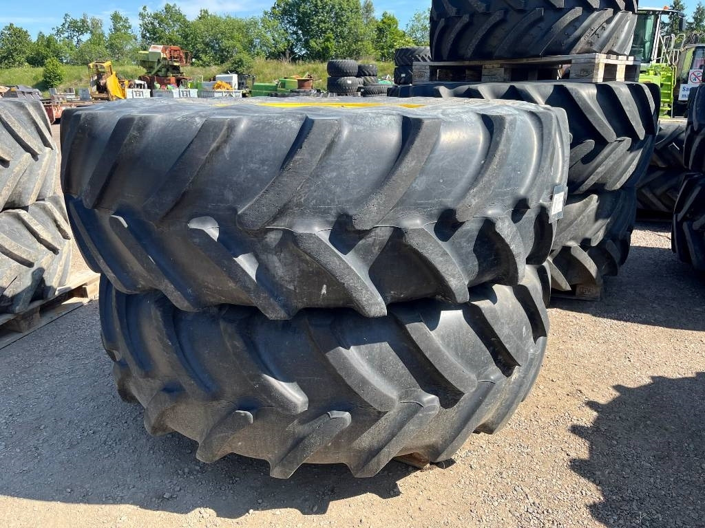 Firestone 520/85R38 till JD 6620 - צמיג עבור מכונה חקלאית: תמונה 1 Firestone 520/85R38 till JD 6620 - צמיג עבור מכונה חקלאית: תמונה 1