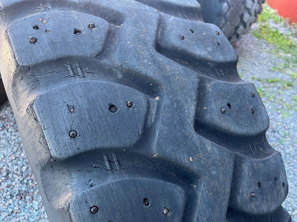 Goodyear 15,5-R25 till Zettelmeyer 802 - צמיג עבור מכונת בנייה: תמונה 2 Goodyear 15,5-R25 till Zettelmeyer 802 - צמיג עבור מכונת בנייה: תמונה 2