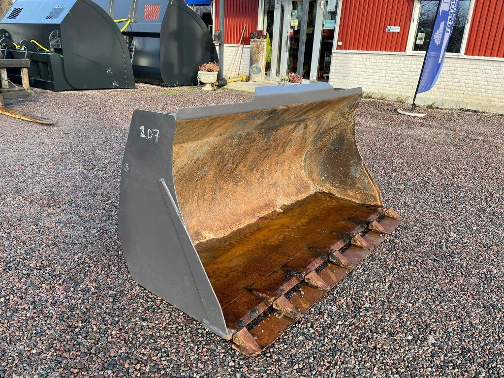 Grusskopa / Jordskopa Bucket Volvo L25 L20 - דלי עבור מכונת בנייה: תמונה 3 Grusskopa / Jordskopa Bucket Volvo L25 L20 - דלי עבור מכונת בנייה: תמונה 3