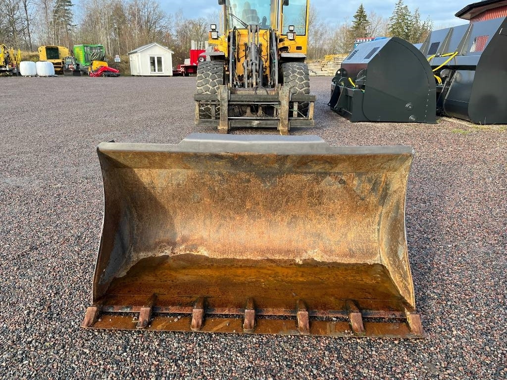 Grusskopa / Jordskopa Bucket Volvo L25 L20 - דלי עבור מכונת בנייה: תמונה 2 Grusskopa / Jordskopa Bucket Volvo L25 L20 - דלי עבור מכונת בנייה: תמונה 2