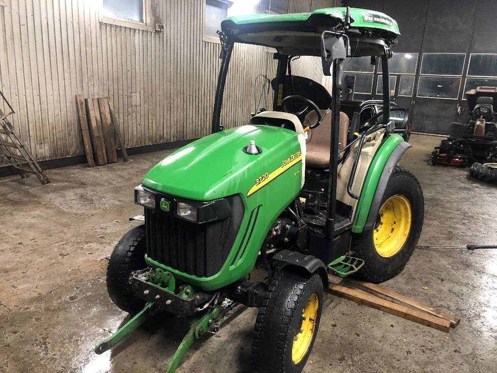 John Deere 3720 Dismantled: only spare parts - טרקטור עירוני: תמונה 3 John Deere 3720 Dismantled: only spare parts - טרקטור עירוני: תמונה 3