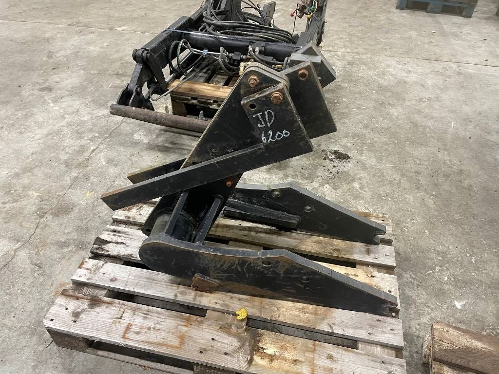 Lastarfäste Trima till John Deere 6200 , 6300 - צרופה עבור מכונת בנייה: תמונה 1 Lastarfäste Trima till John Deere 6200 , 6300 - צרופה עבור מכונת בנייה: תמונה 1