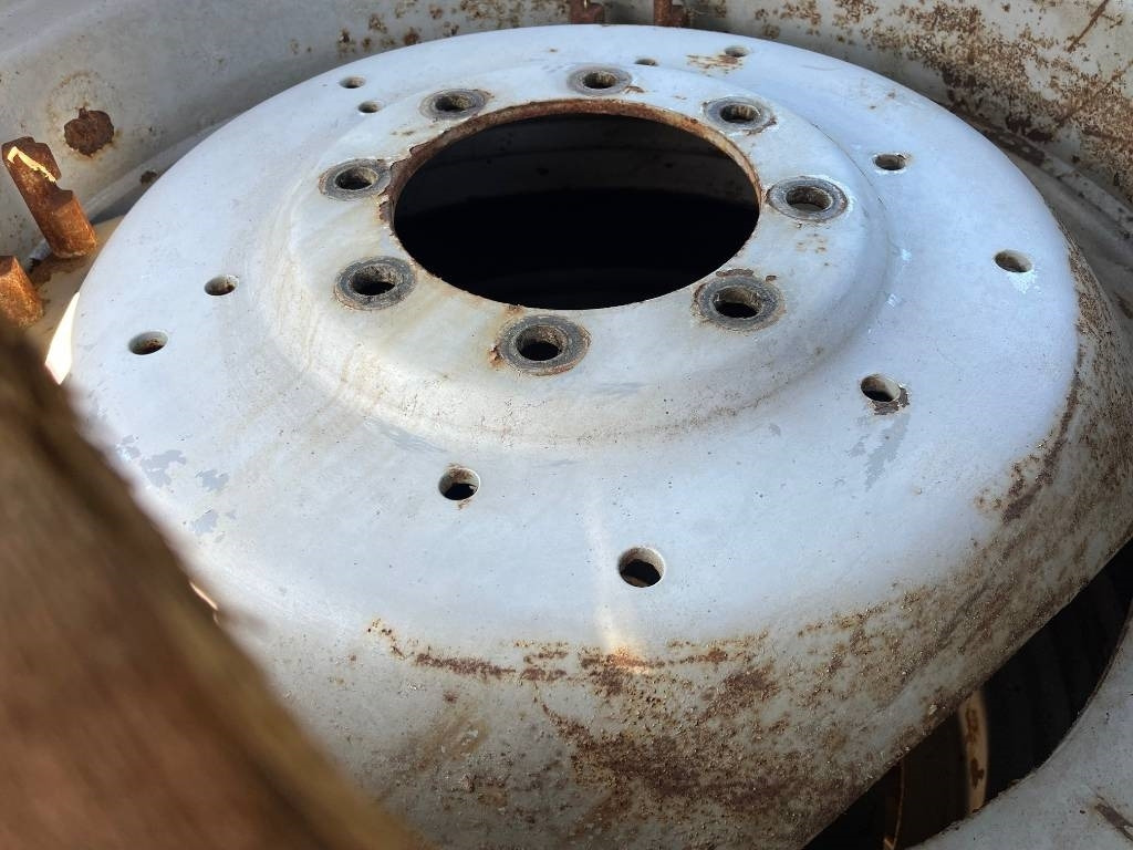 Michelin 650/65R38 520/65R28 till Case , MC Cormick - צמיג עבור מכונה חקלאית: תמונה 5 Michelin 650/65R38 520/65R28 till Case , MC Cormick - צמיג עבור מכונה חקלאית: תמונה 5