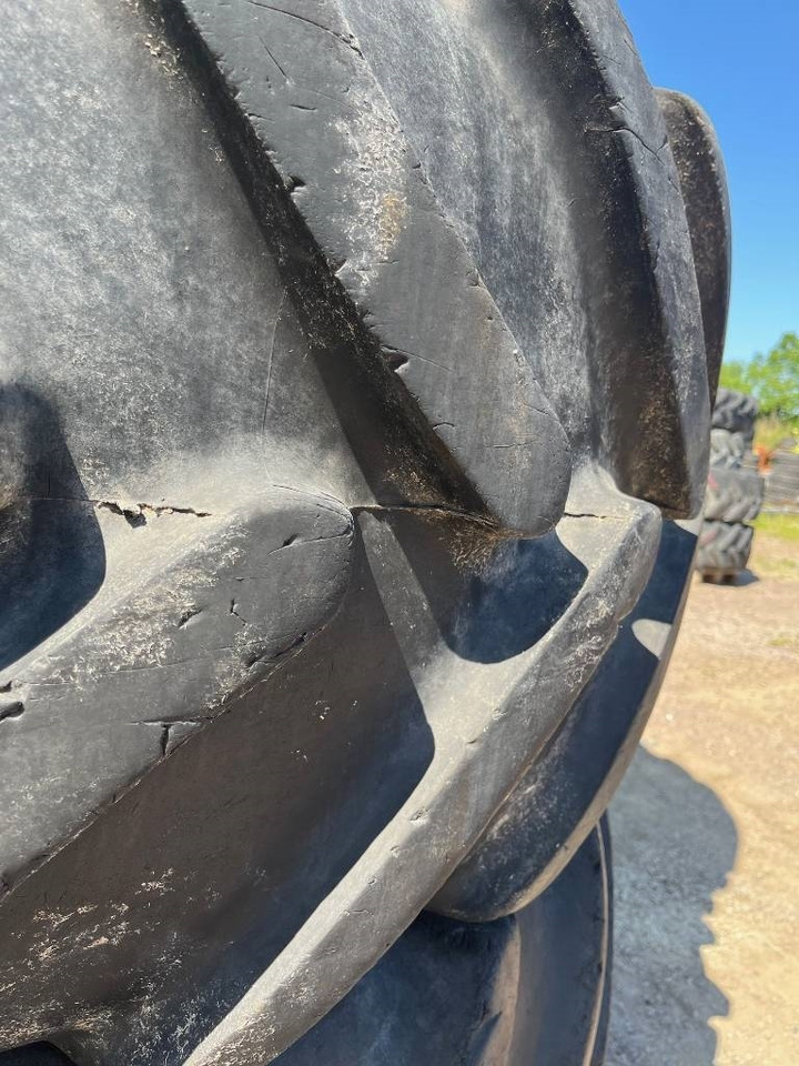 Michelin 650/65R38 520/65R28 till Case , MC Cormick - צמיג עבור מכונה חקלאית: תמונה 3 Michelin 650/65R38 520/65R28 till Case , MC Cormick - צמיג עבור מכונה חקלאית: תמונה 3