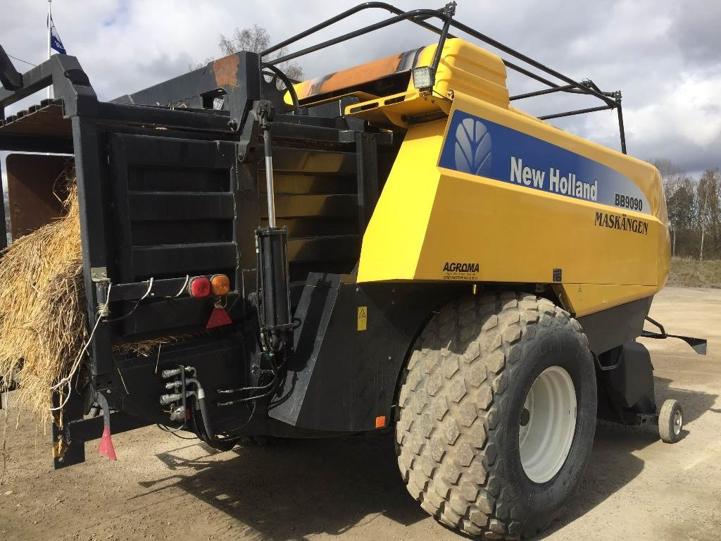 New Holland BB9090 Damaged / Skadad - מכונת צרור מרובעת: תמונה 5 New Holland BB9090 Damaged / Skadad - מכונת צרור מרובעת: תמונה 5
