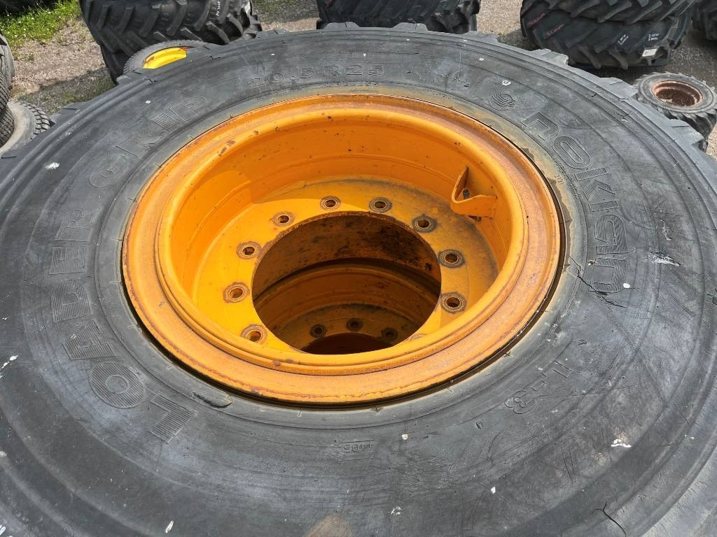 Nokian 20,5 R25 Loader grip Volvo Hyundai Huddig - חבילת גלגלים וצמיגים: תמונה 2 Nokian 20,5 R25 Loader grip Volvo Hyundai Huddig - חבילת גלגלים וצמיגים: תמונה 2