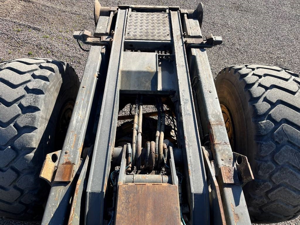 קרון נגרר מתגלגל/ מדלג Volvo A25C Lastväxlarvagn: תמונה 8