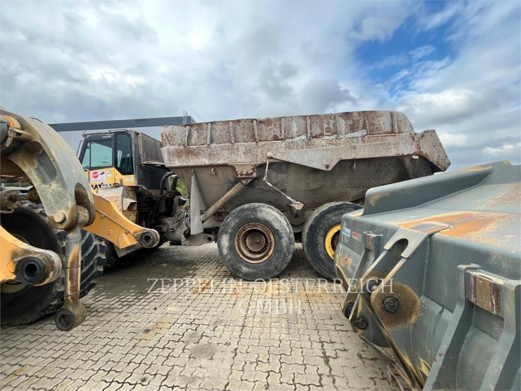 Komatsu HM300-2 - מסיר פסולת מפרקי: תמונה 4 Komatsu HM300-2 - מסיר פסולת מפרקי: תמונה 4