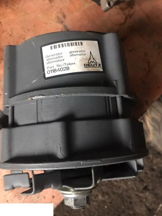 ALTERNATOR / GENERATOR DEUTZ 01184028 - אלטרנטור עבור מכונה חקלאית: תמונה 1 ALTERNATOR / GENERATOR DEUTZ 01184028 - אלטרנטור עבור מכונה חקלאית: תמונה 1