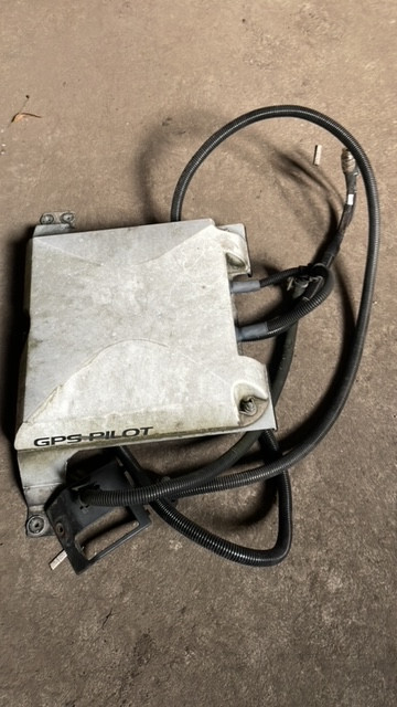 Antena gps pilot CLAAS GPS Antenne AG 262 RTK - מערכת ניווט עבור מכונה חקלאית: תמונה 3 Antena gps pilot CLAAS GPS Antenne AG 262 RTK - מערכת ניווט עבור מכונה חקלאית: תמונה 3