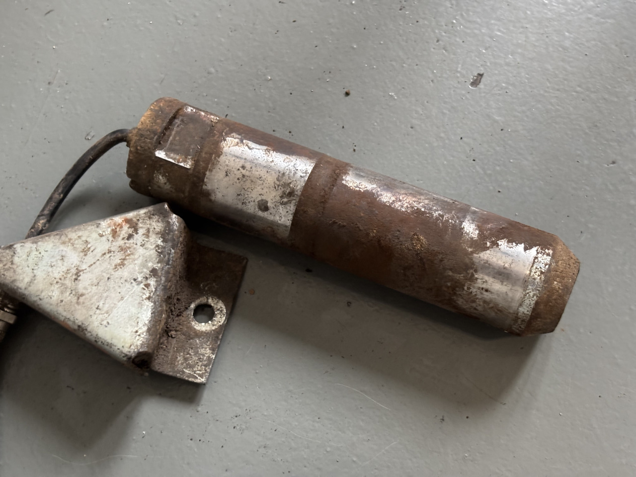 Bosch Rexroth 40KN Oryginalny sworzeń pomiarowy / czujnik siły wtyczka 3 piny R917000159 - חיישן עבור מכונה חקלאית: תמונה 2 Bosch Rexroth 40KN Oryginalny sworzeń pomiarowy / czujnik siły wtyczka 3 piny R917000159 - חיישן עבור מכונה חקלאית: תמונה 2