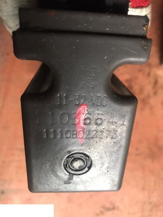 CEWKI DO ROZDZIELACZA SAUER DANFOSS 11-32 VDC 1036641 - חלקי הידרוליקה עבור מכונה חקלאית: תמונה 1 CEWKI DO ROZDZIELACZA SAUER DANFOSS 11-32 VDC 1036641 - חלקי הידרוליקה עבור מכונה חקלאית: תמונה 1