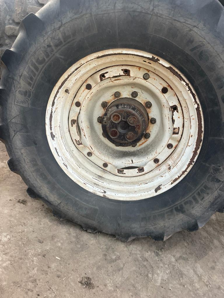 Case New Holland Fiat Agri - Felga 15x30 - חישוק עבור מכונה חקלאית: תמונה 1 Case New Holland Fiat Agri - Felga 15x30 - חישוק עבור מכונה חקלאית: תמונה 1