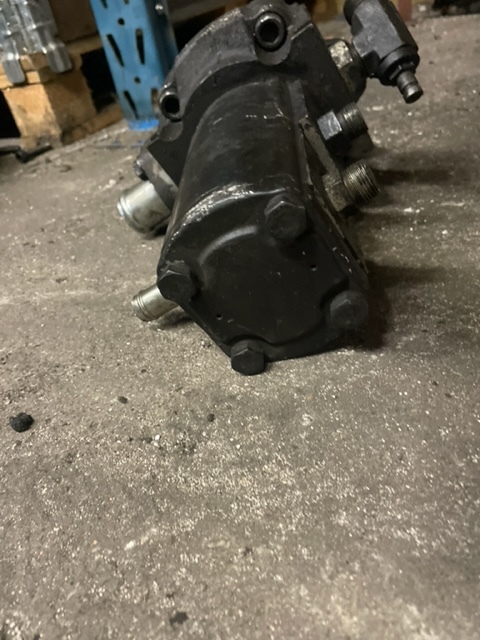 Cat 906 Pompa hydrauliki - משאבה הידרולית עבור מכונה חקלאית: תמונה 2 Cat 906 Pompa hydrauliki - משאבה הידרולית עבור מכונה חקלאית: תמונה 2