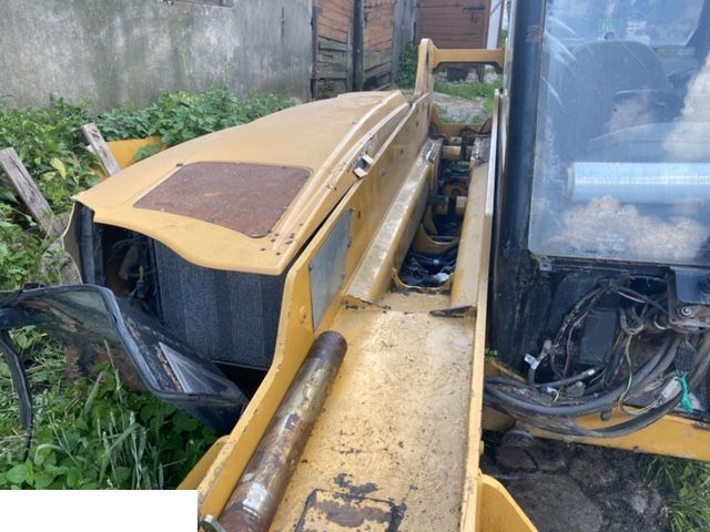 Cat TH 220 B - Zbiornik Paliwa - מכל דלק עבור מפעיל טלסקופי: תמונה 1 Cat TH 220 B - Zbiornik Paliwa - מכל דלק עבור מפעיל טלסקופי: תמונה 1