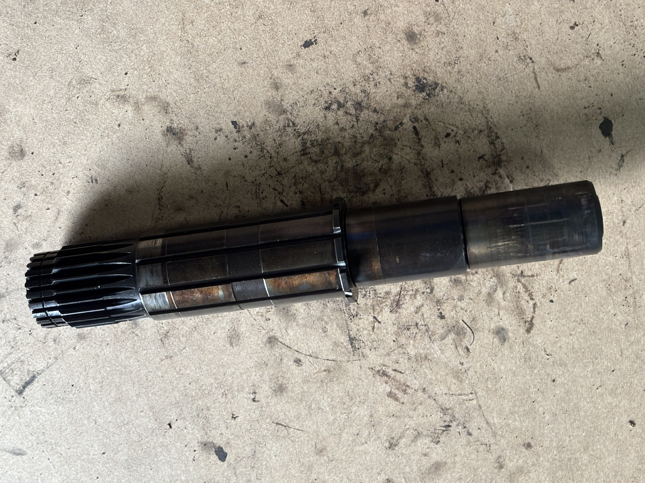 Claas AXION 830 Wałek przekładni podajnika zbożowego 00 1137 076 0 00 1149 403 0 - גל מדחף עבור מכונה חקלאית: תמונה 1 Claas AXION 830 Wałek przekładni podajnika zbożowego 00 1137 076 0 00 1149 403 0 - גל מדחף עבור מכונה חקלאית: תמונה 1