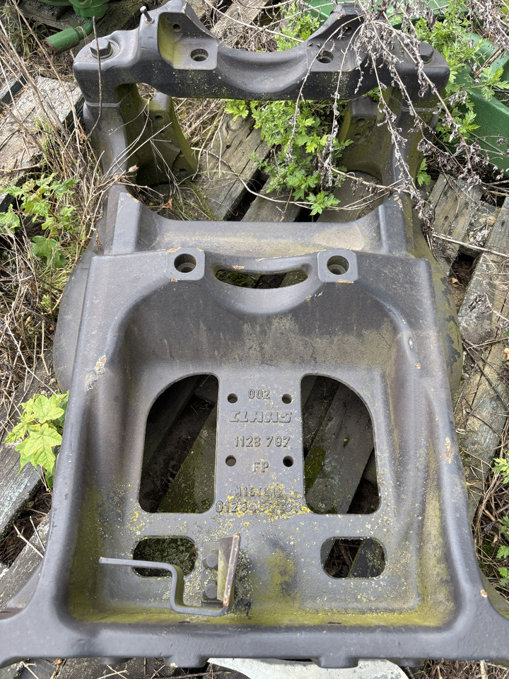 Claas Arion 520-650 - kozioł podwozie support 1128797 0011287972 - סרן קדמי: תמונה 1 Claas Arion 520-650 - kozioł podwozie support 1128797 0011287972 - סרן קדמי: תמונה 1