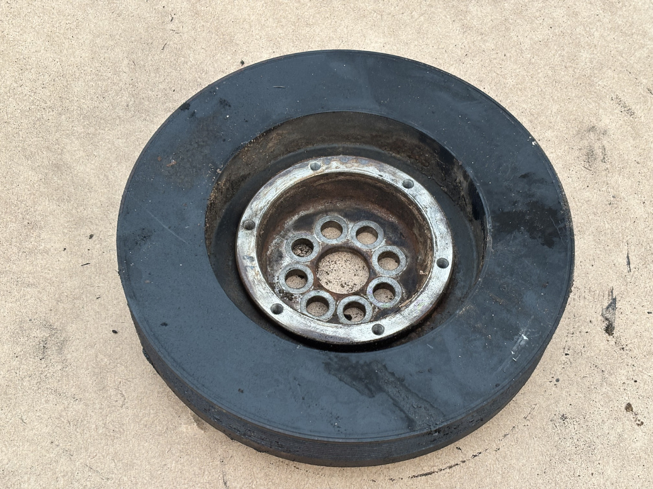 Claas LEXION 780 Koło Pasowe Silnika 9 pasków - חגורה עבור מקצרת קומבינה: תמונה 3 Claas LEXION 780 Koło Pasowe Silnika 9 pasków - חגורה עבור מקצרת קומבינה: תמונה 3