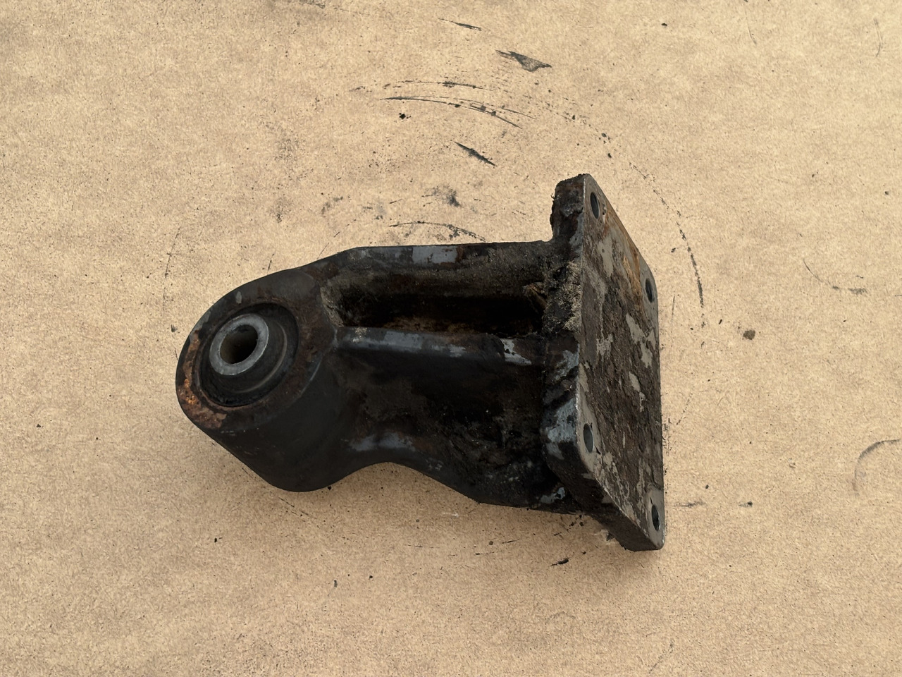 Claas LEXION 780  Wspornik silnika kompletny 00 0791 800 0    0007918000 - הרכבת מנוע עבור מקצרת קומבינה: תמונה 3 Claas LEXION 780  Wspornik silnika kompletny 00 0791 800 0    0007918000 - הרכבת מנוע עבור מקצרת קומבינה: תמונה 3