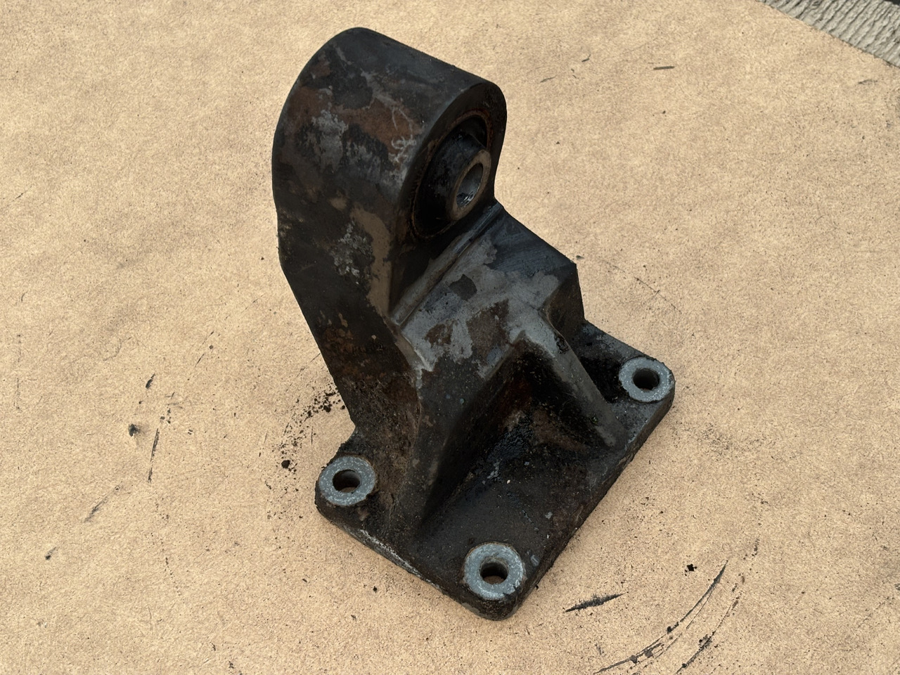 Claas LEXION 780  Wspornik silnika kompletny 00 0791 800 0    0007918000 - הרכבת מנוע עבור מקצרת קומבינה: תמונה 1 Claas LEXION 780  Wspornik silnika kompletny 00 0791 800 0    0007918000 - הרכבת מנוע עבור מקצרת קומבינה: תמונה 1