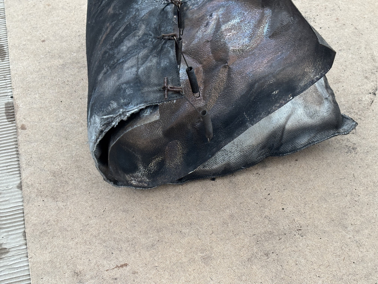 Claas Lexion 780 Obudowa Osłona Fartuch Maska - מנוע וחלקים עבור מכונה חקלאית: תמונה 2 Claas Lexion 780 Obudowa Osłona Fartuch Maska - מנוע וחלקים עבור מכונה חקלאית: תמונה 2