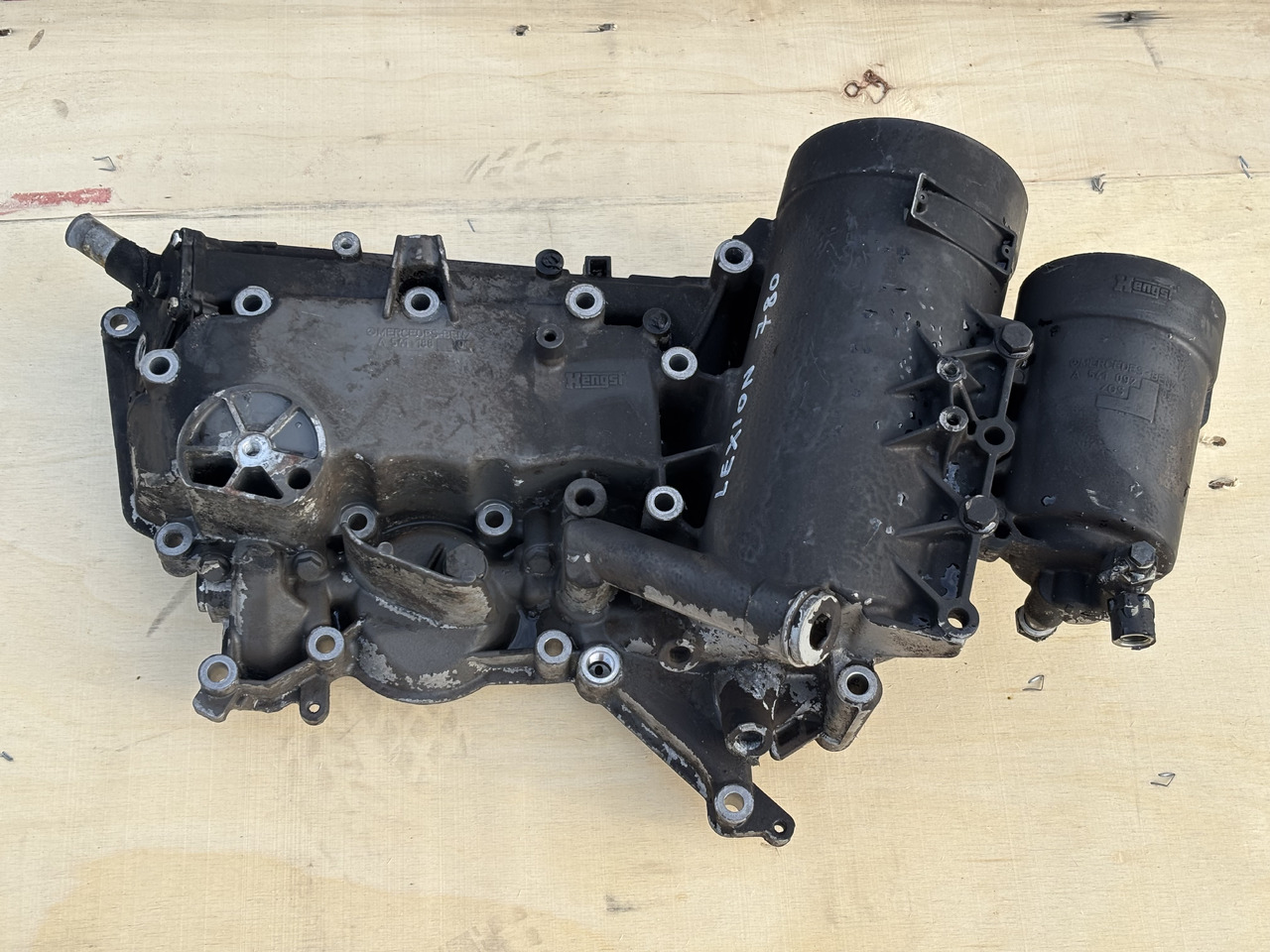 Claas Lexion 780 Obudowa, chłodnica oleju, Obudowa filtra paliwa A541188 A541092 - מקרר שמן עבור מכונה חקלאית: תמונה 1 Claas Lexion 780 Obudowa, chłodnica oleju, Obudowa filtra paliwa A541188 A541092 - מקרר שמן עבור מכונה חקלאית: תמונה 1