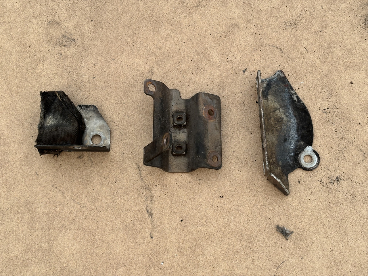 Claas Lexion 780 Ogranicznik Osłona Obudowa silnika 0007812160   0007812120 - מנוע וחלקים עבור מכונה חקלאית: תמונה 1 Claas Lexion 780 Ogranicznik Osłona Obudowa silnika 0007812160   0007812120 - מנוע וחלקים עבור מכונה חקלאית: תמונה 1