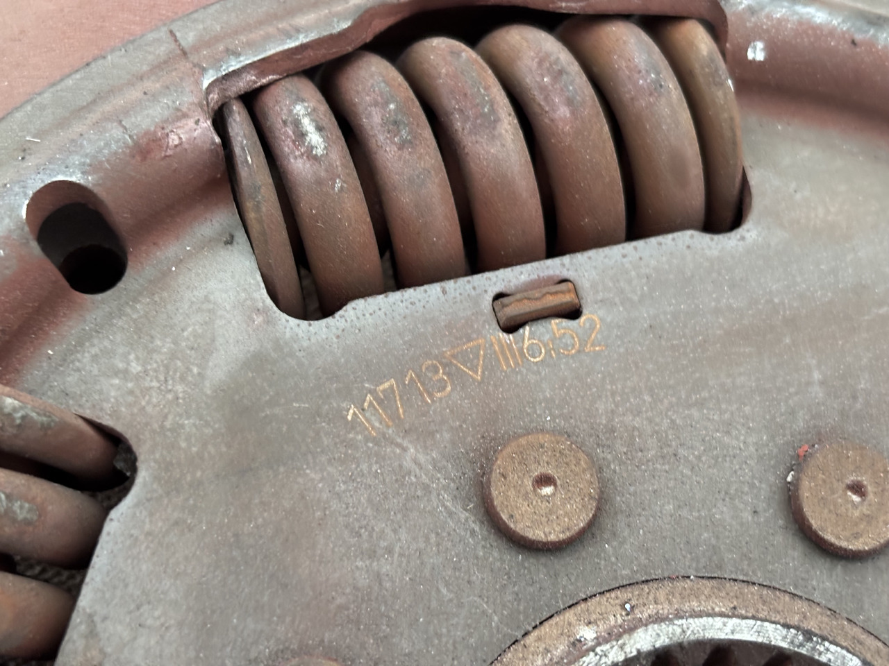 Claas Lexion 780  TŁUMIK DRGAŃ SKRĘTNYCH  0006647120   00 0664 712 0 - מנוע וחלקים עבור מקצרת קומבינה: תמונה 2 Claas Lexion 780  TŁUMIK DRGAŃ SKRĘTNYCH  0006647120   00 0664 712 0 - מנוע וחלקים עבור מקצרת קומבינה: תמונה 2