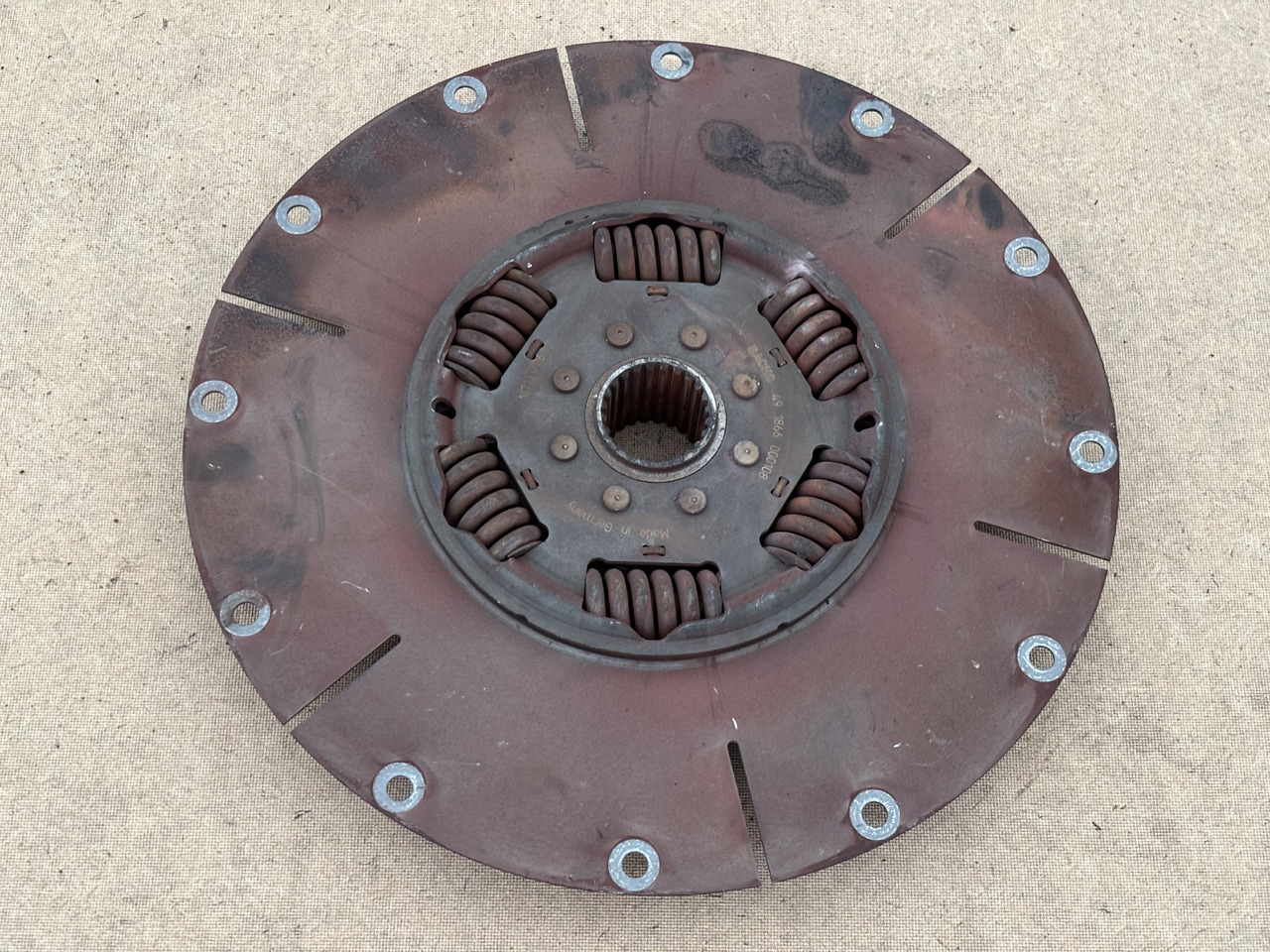 Claas Lexion 780  TŁUMIK DRGAŃ SKRĘTNYCH  0006647120   00 0664 712 0 - מנוע וחלקים עבור מקצרת קומבינה: תמונה 1 Claas Lexion 780  TŁUMIK DRGAŃ SKRĘTNYCH  0006647120   00 0664 712 0 - מנוע וחלקים עבור מקצרת קומבינה: תמונה 1