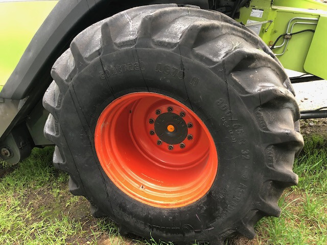 Claas Lexion 800/65 R32 - חבילת גלגלים וצמיגים עבור מכונה חקלאית: תמונה 1 Claas Lexion 800/65 R32 - חבילת גלגלים וצמיגים עבור מכונה חקלאית: תמונה 1