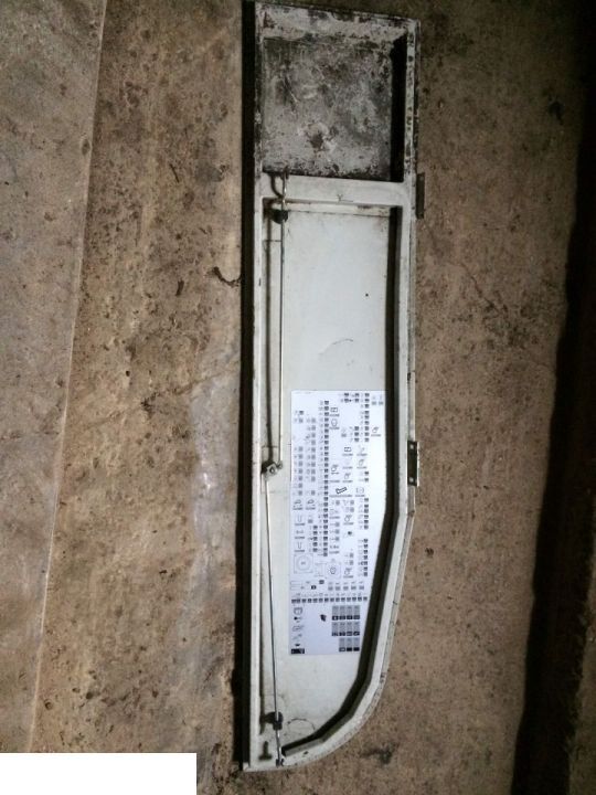 Claas Lexion Osłona Drzwi Bezpieczników - נתיך עבור מכונה חקלאית: תמונה 2 Claas Lexion Osłona Drzwi Bezpieczników - נתיך עבור מכונה חקלאית: תמונה 2