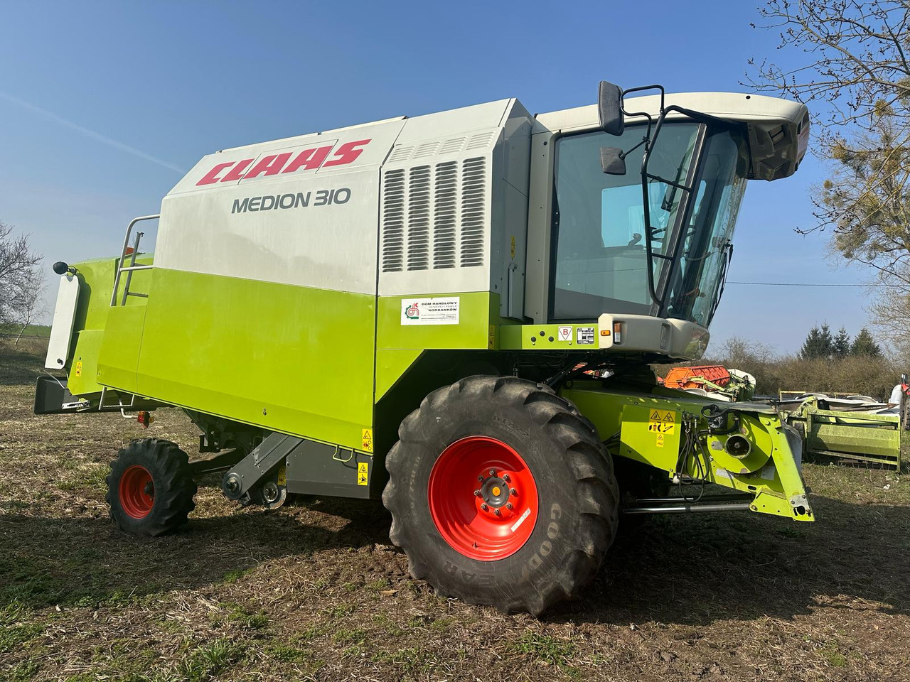 Claas Medion 310 z roku 2002. - מקצרת קומבינה: תמונה 5 Claas Medion 310 z roku 2002. - מקצרת קומבינה: תמונה 5