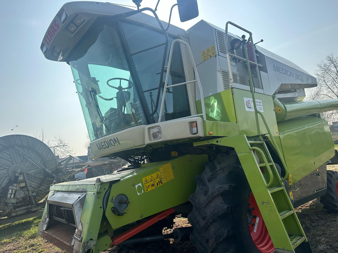 Claas Medion 310 z roku 2002. - מקצרת קומבינה: תמונה 2 Claas Medion 310 z roku 2002. - מקצרת קומבינה: תמונה 2