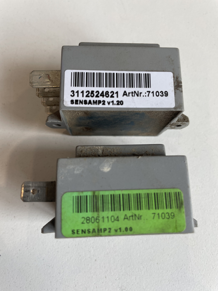 Claas Scorpion 7040 - moduł sterownik Sensamp2 V1.00 71039 0013024710 - ECU עבור ציוד לטיפול בחומרים: תמונה 1 Claas Scorpion 7040 - moduł sterownik Sensamp2 V1.00 71039 0013024710 - ECU עבור ציוד לטיפול בחומרים: תמונה 1