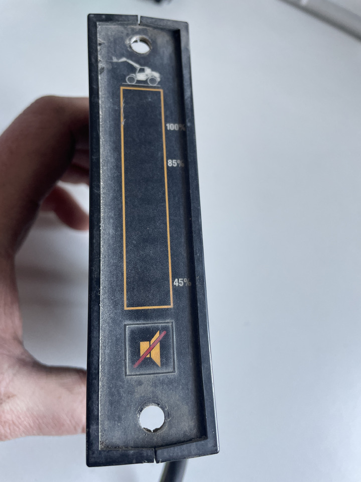 Claas Targo - wyświetlacz wskaźnik przeciążenia 0003180391 - תא ופנים הרכב עבור מפעיל טלסקופי: תמונה 1 Claas Targo - wyświetlacz wskaźnik przeciążenia 0003180391 - תא ופנים הרכב עבור מפעיל טלסקופי: תמונה 1