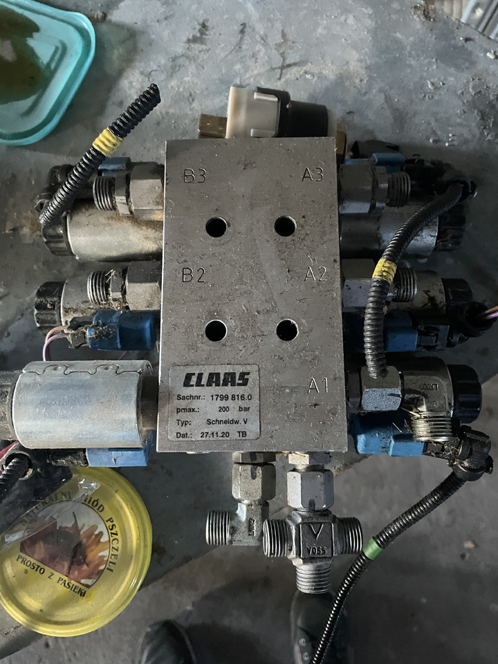 Claas Vario Heder - blok hydrauliczny 1799816.0 17998160 - ראש תבואה: תמונה 1 Claas Vario Heder - blok hydrauliczny 1799816.0 17998160 - ראש תבואה: תמונה 1